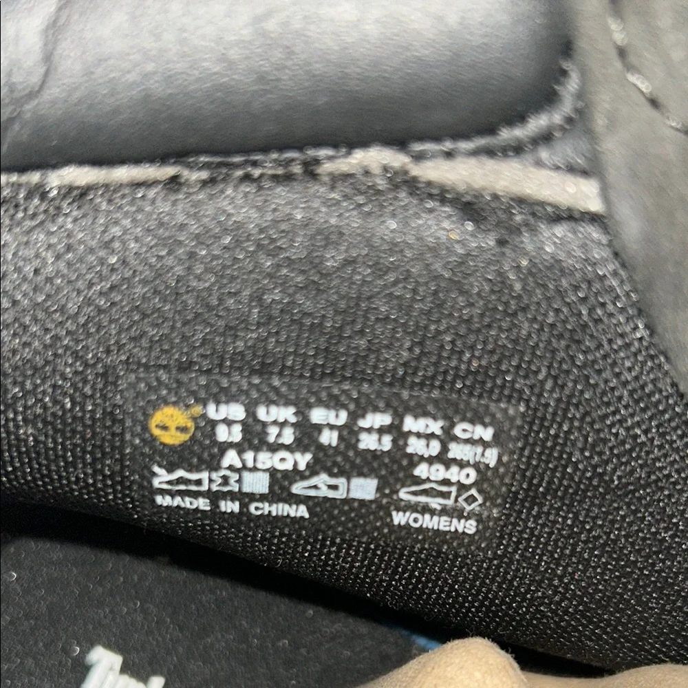 Timberland Waterproof Boots WOMEN 9.5 MEN 8 - Picture 7 of 8